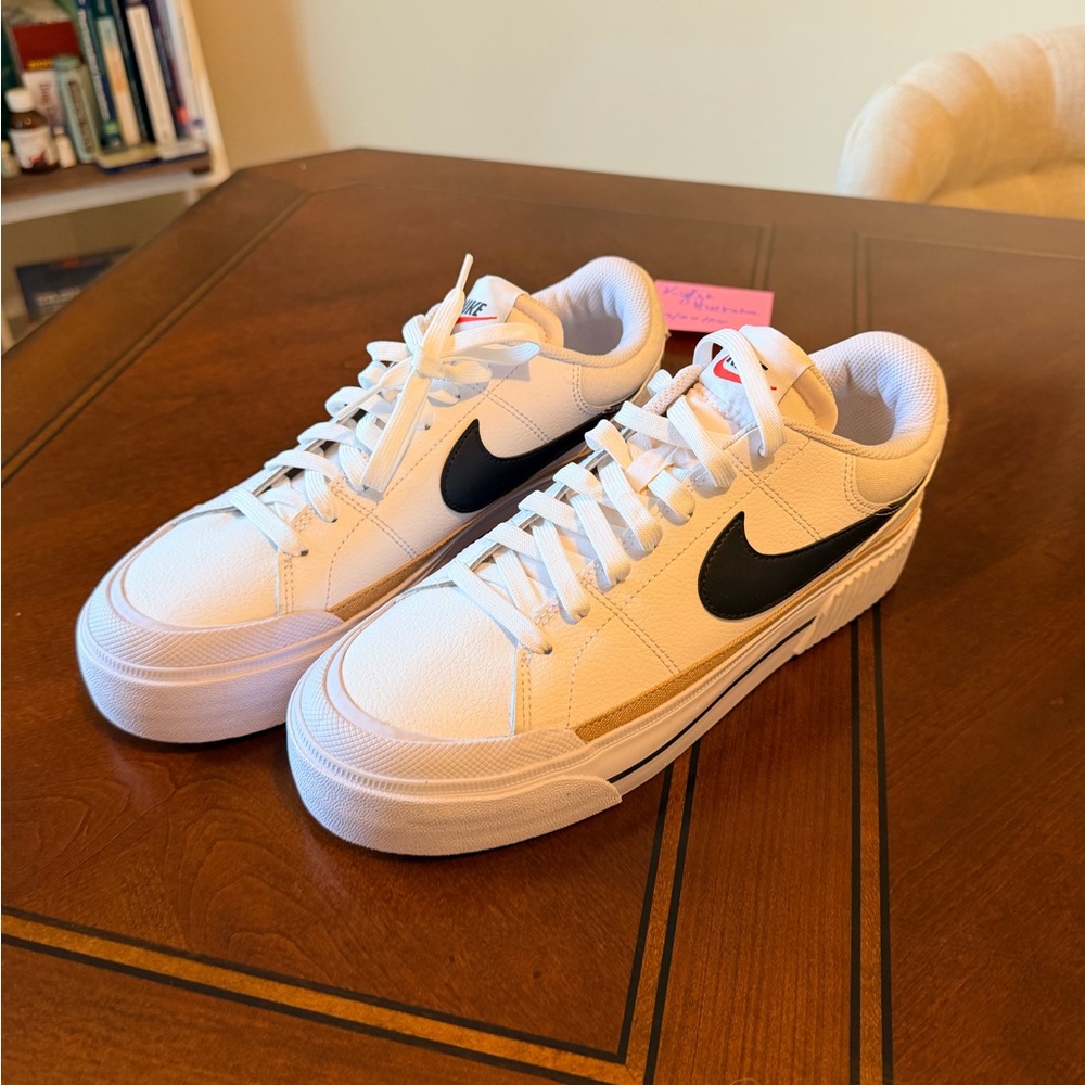 Nike Womens size 10